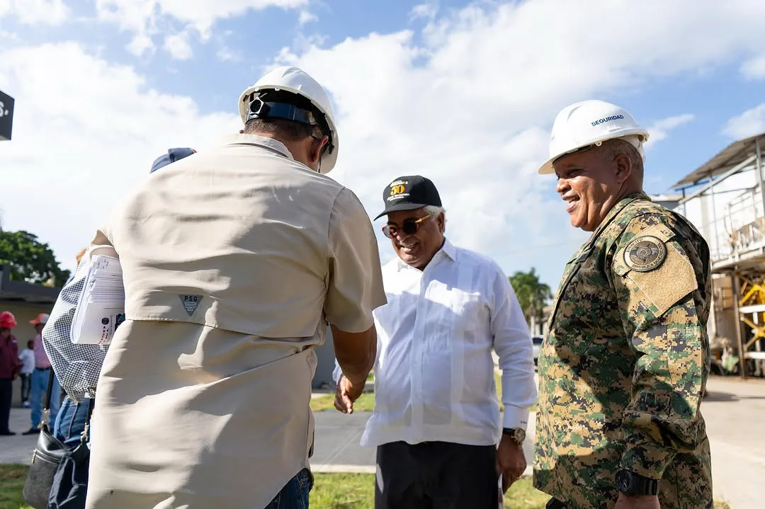 ¡Compromiso con el progreso! Nuestro director Rafael Burgos Gómez continúa supervisando los avances de la zafra azucarera 2024-2025 en el histórico Ingenio Porvenir, San Pedro de Macorís. Esta importante indus