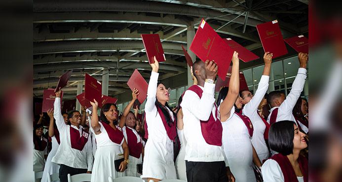 UNEV-Inviste-1357-Nuevos-Profesionales-en-su-Graduación-Ordinaria-55-4