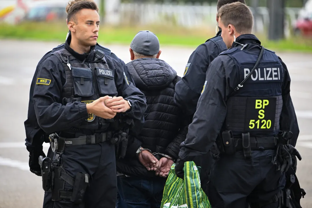 AFP__20240916__36GF2P4__v1__HighRes__GermanyFranceEuBorderMigrationSecurity-scaled