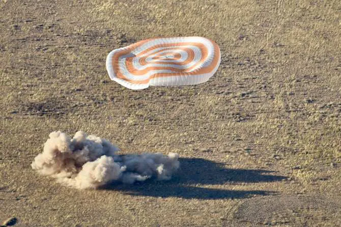 5788_regreso-a-la-tierra-de-la-nave-soyuz-ms-25