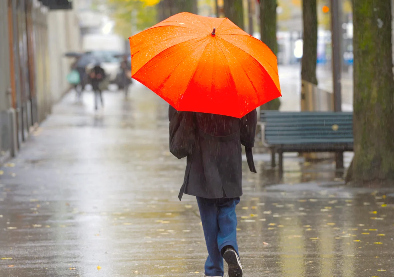 vientos-de-sobre-80-km-h-y-acumulados-de-lluvia-superiores-a-60-mm-sistema-frontal-abre-la-semana-en-chile-1770026614802_1280