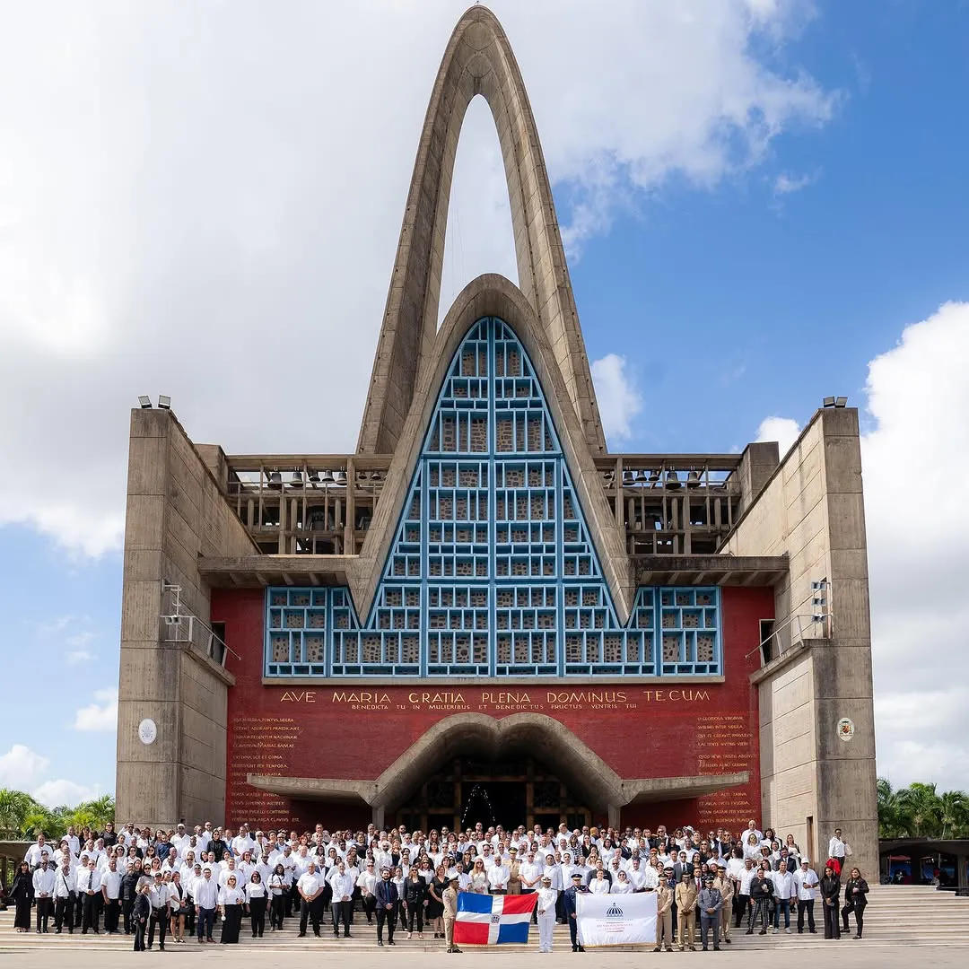 Acción de Gracias en la Basílica de Higüey   Este domingo, en una solemne eucaristía encabezada por monseñor Jesús Castro Marte, rendimos homenaje a Nuestra Señora de La Altagracia, agradeciendo por los logros a