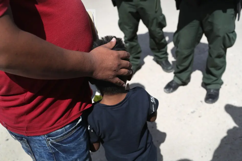 202412americas_us_border_fatherson