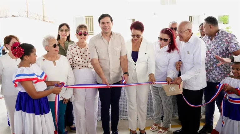 roberto-angel-salcedo-inaugura-academia-de-musica-tipica-en-puerto-plata-dcb058ae-focus-min0.08-0.63-1200-675-768x430
