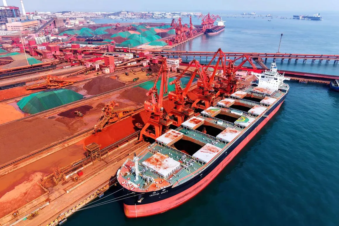 barco-de-carga-20250415155559079