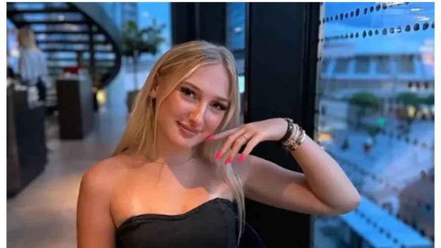 influencer-juli-luxie-cc99c3da-focus-min0.15-0.22-896-504