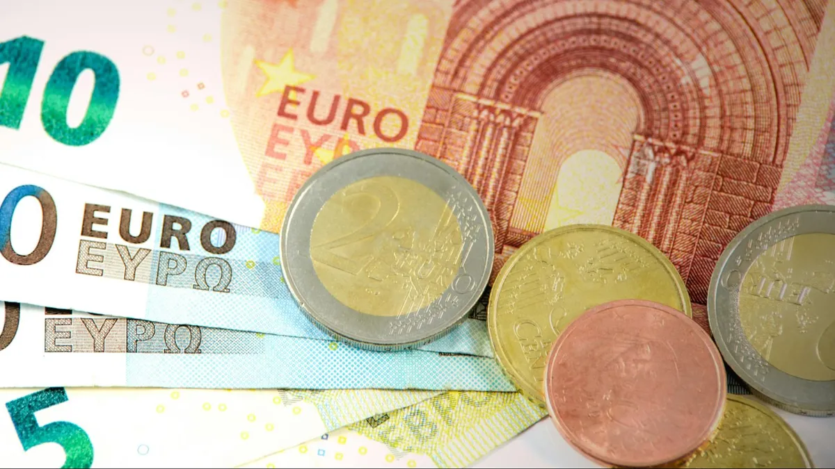 euros-en-monedas-y-billetes_fa1a