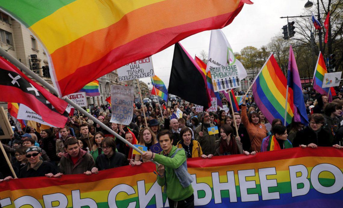 Propaganda-gay-1140x694