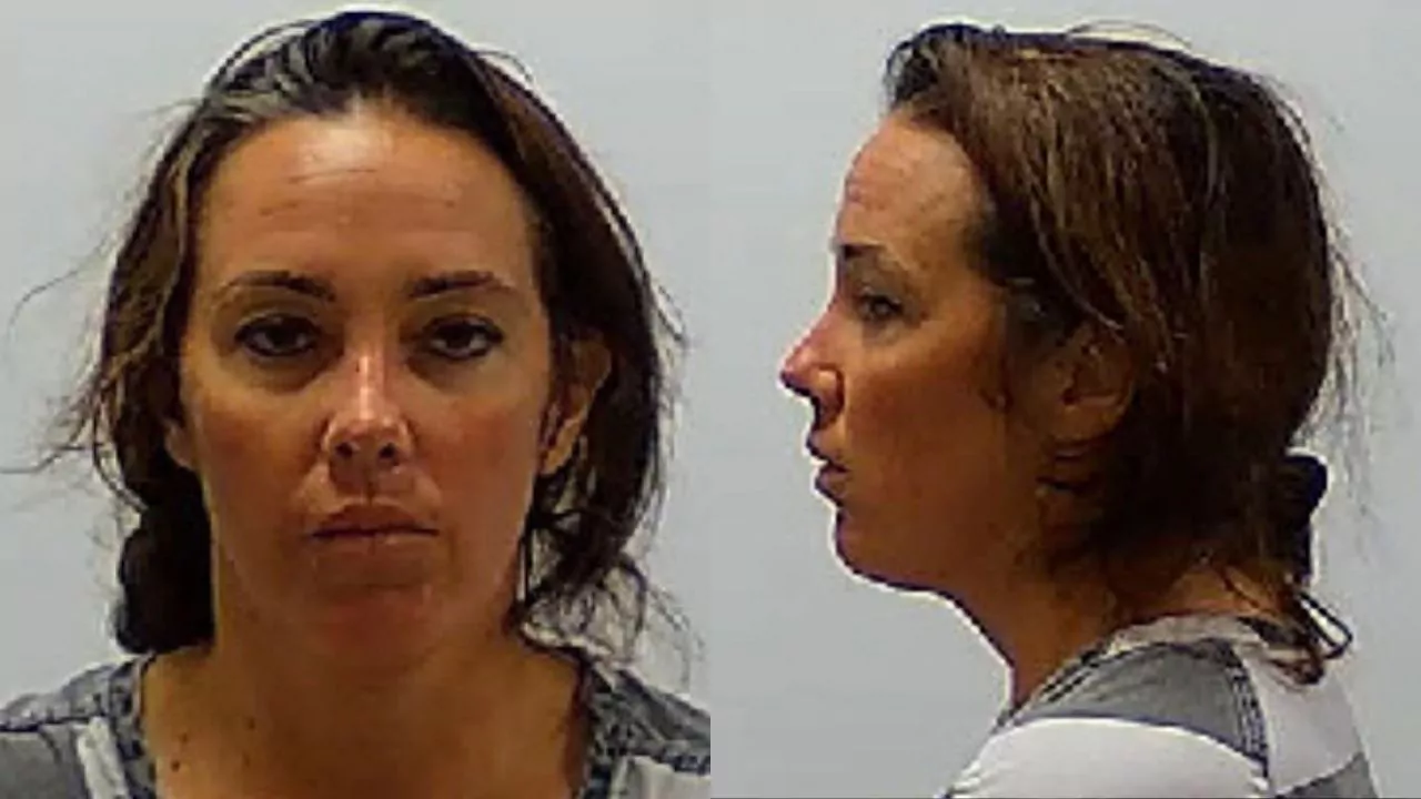 Mujer-asesino-a-tiros-a-su-esposo-quemo-su-coche-y-fue-capturada-mientras-huia.