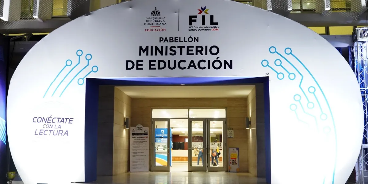 88310e56c6a91639c526c1f3ae29618edc82810fvicepresidenta-raquel-pena-activa-primeras-41-rutas-del-transporte-estudiantil-para-santiagozip-1png