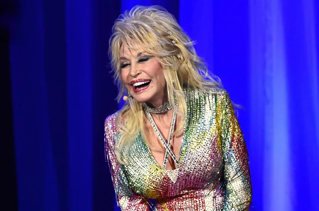 dolly-parton-grand-ole-opry-2015-billboard-650