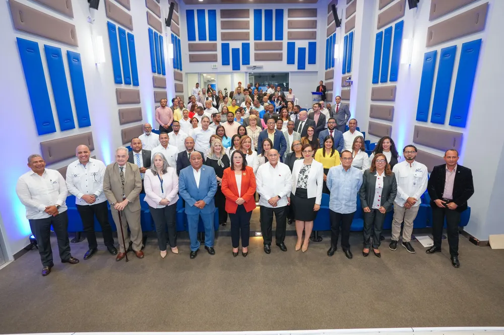 INFOTEP reconoce compromiso de 77 colaboradores por Antigüedad 2