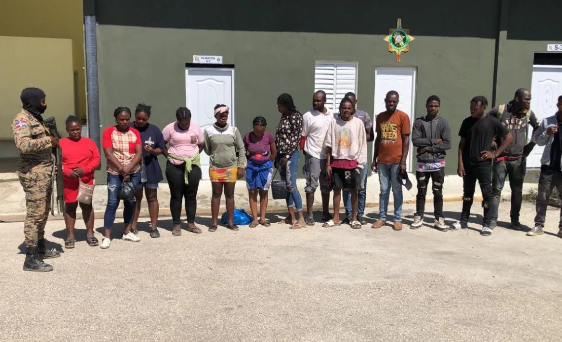 Haitianos-en-Elias-Pina-2-1140x694