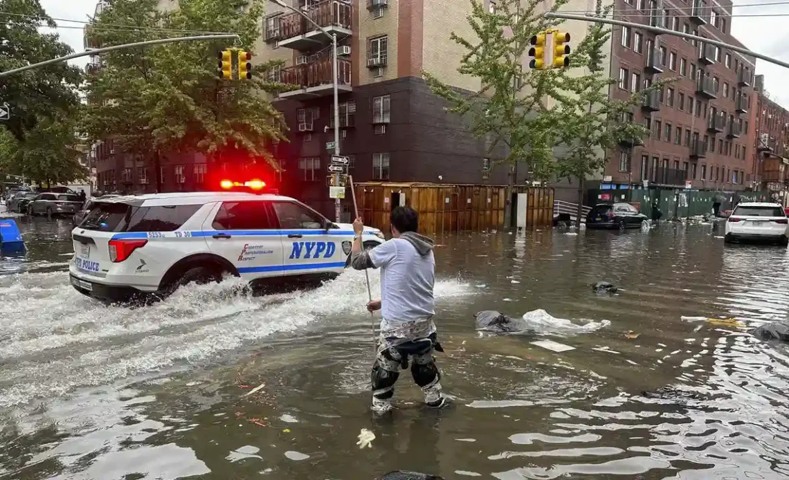 Emergencia-en-Nueva-York-por-lluvias-mortales-1140x694