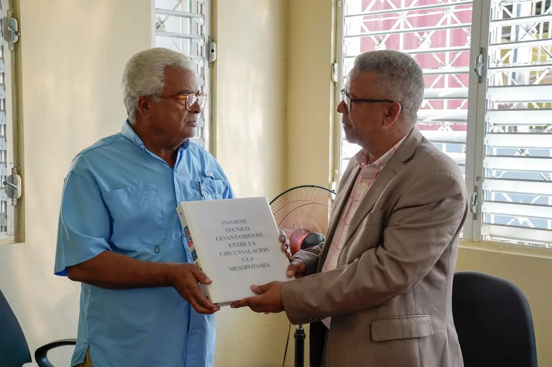 Reunión de Trabajo en San Juan de la MaguanaEl Dr. Rafael A. Burgos Gómez, Director General de @dgbnrdo y @cea_rd, sostuvo una importante reunión con Rogelio Turbi, Encargado Provincial de Bienes Nacionales en
