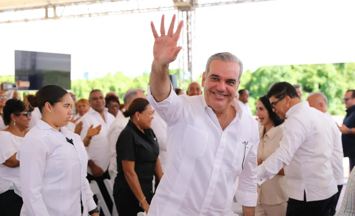 Luis-Abinader-1-1140x694
