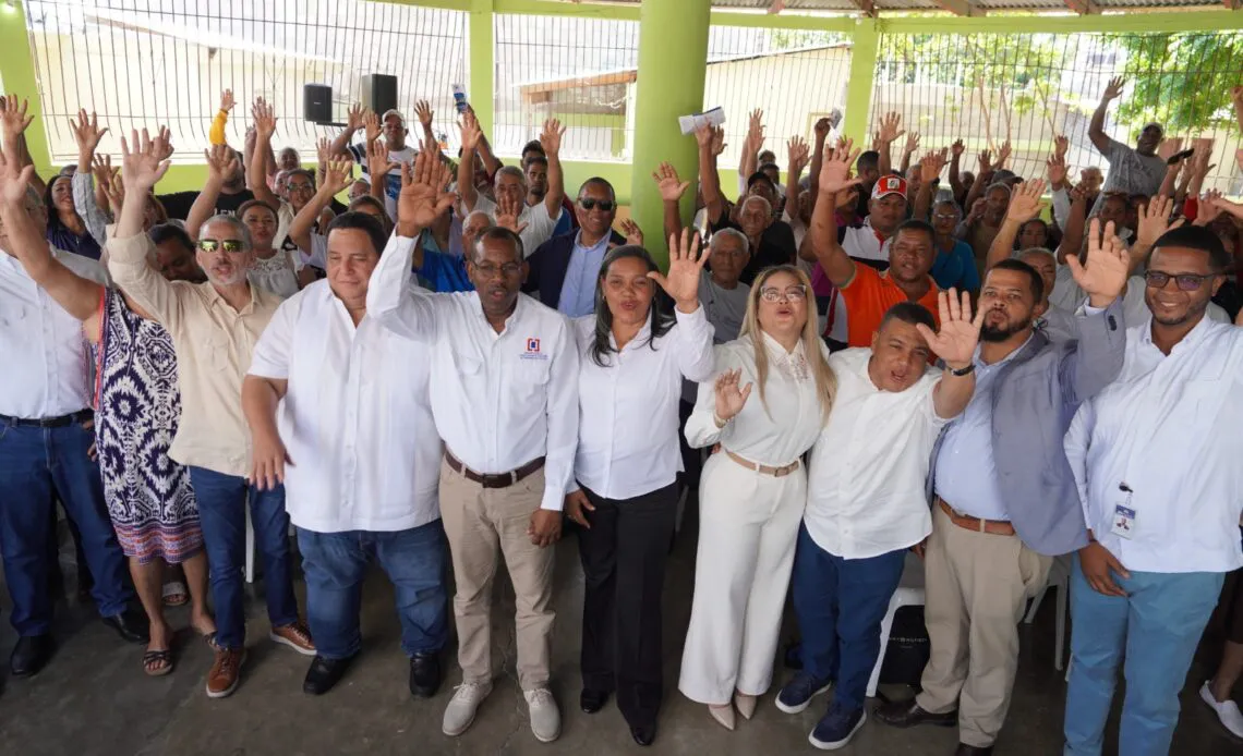 Titulos-en-Azua-1140x694