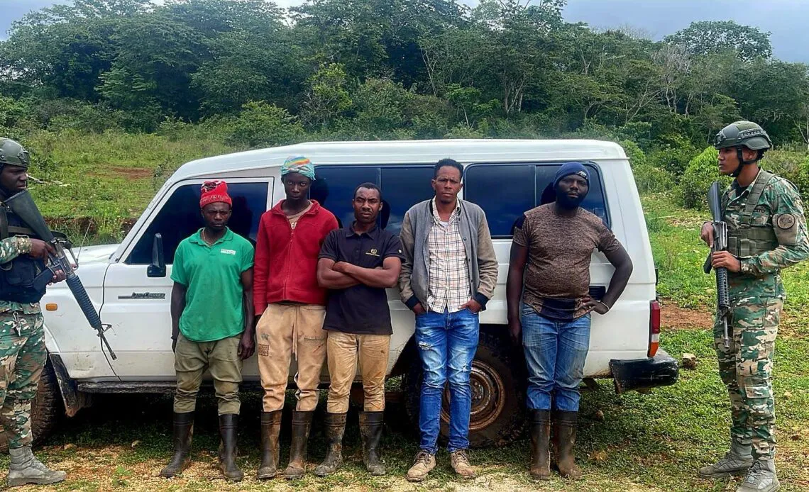 Haitianos-en-Pedernales-1140x694