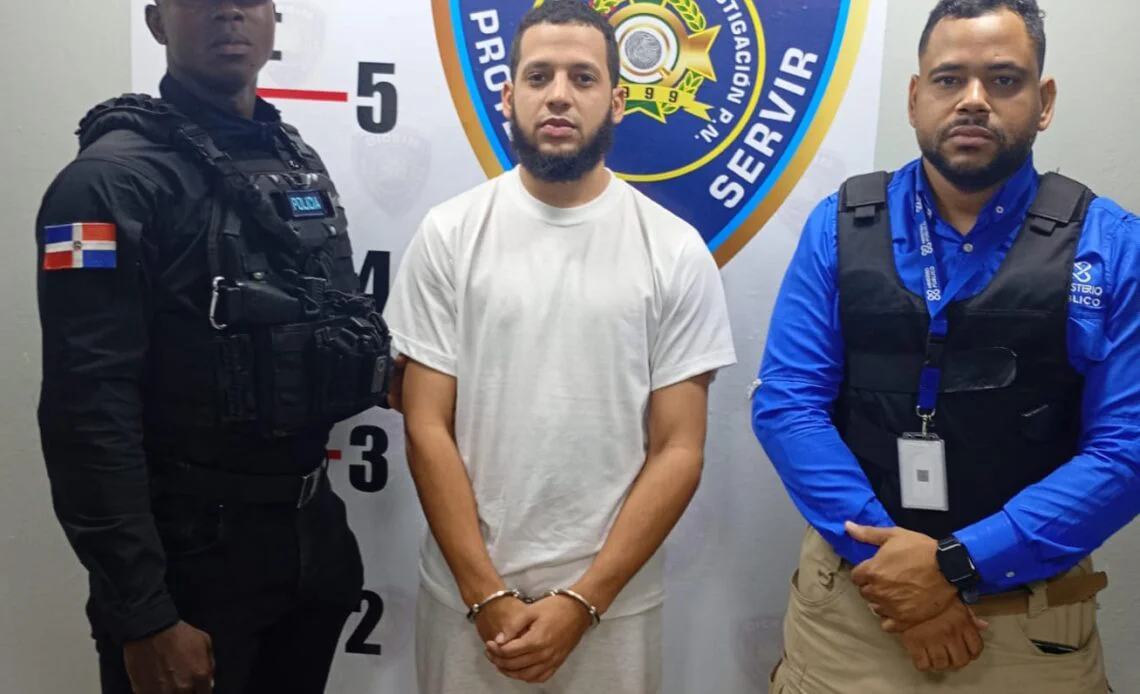 Detienen-a-dominicano-deportado-de-EE.-UU.-requerido-por-homicidio-en-La-Altagracia-1140x694