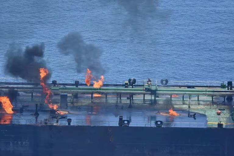 Petroleo en el mar rojo