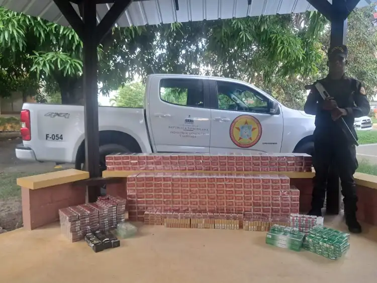 Parte-de-los-cigarrillos-de-conbtrabando-que-fueron-en-comercios-de-Santiago-PaginaUno.Do_