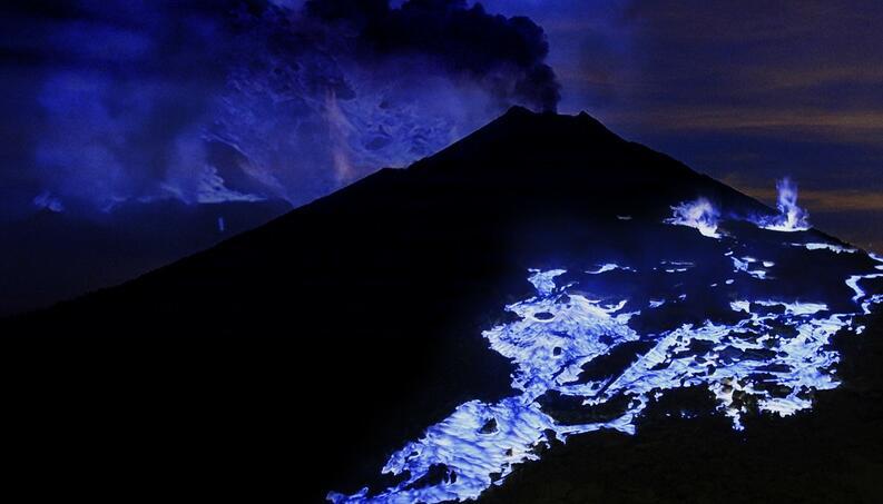 volcan-kawah-ijen-lava-azul-azufre-portada