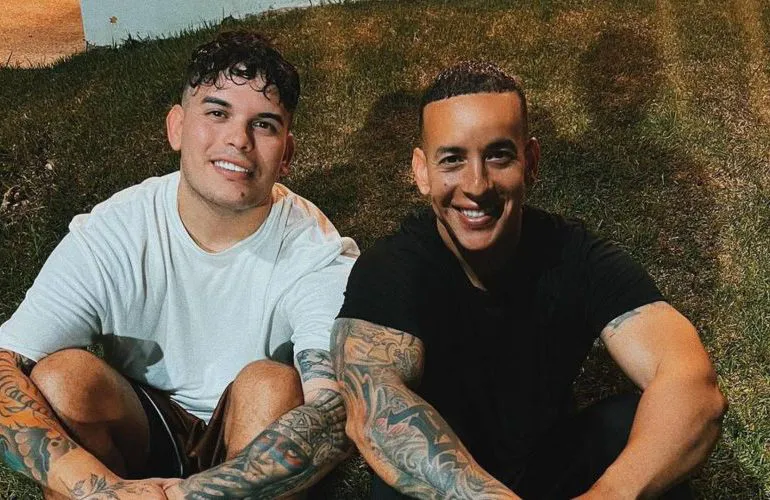 07-142152_0hxi_Daddy-Yankee-y-su-hijo-oka-oka-880x500-1-770x500