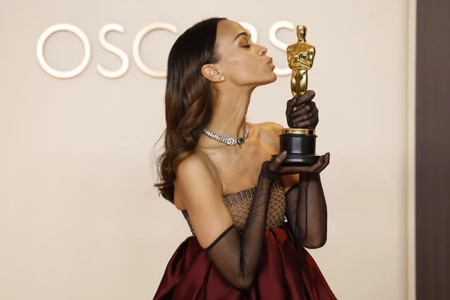 Zoe-Saldana-8-900x600