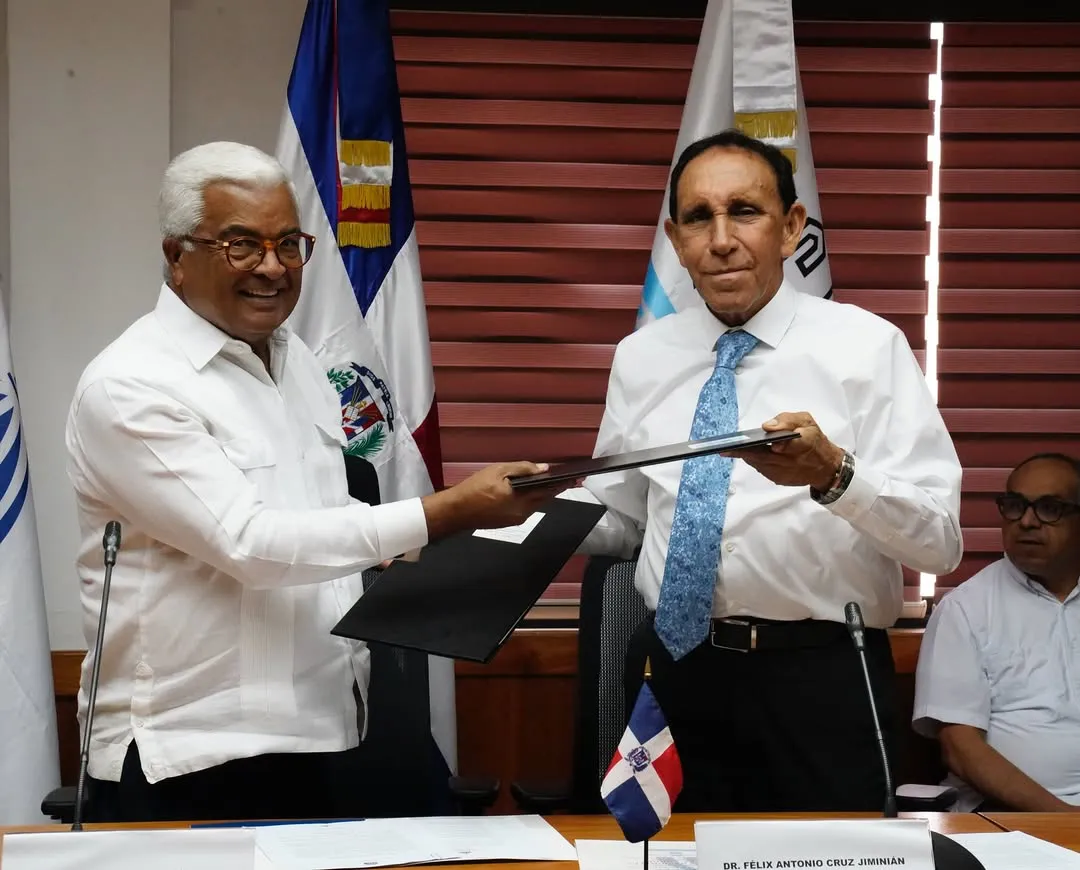 🤝✨ ¡Solidaridad que transforma!El Dr. Rafael A. Burgos Gómez, director general de @dgbnrdo y ho (4)