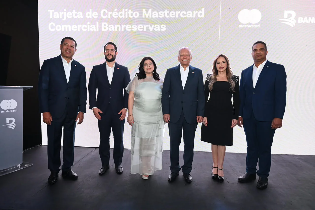1-Banreservas-y-Mastercard-tarjeta-empresarial