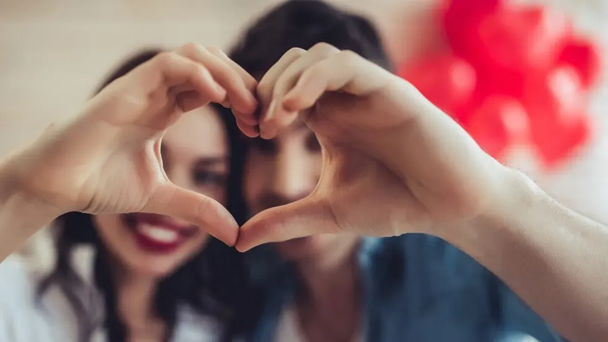 solo-amigos-o-pareja-descubri-como-pasaras-san-valentin-segun-un-viral-test-personalidadwebp