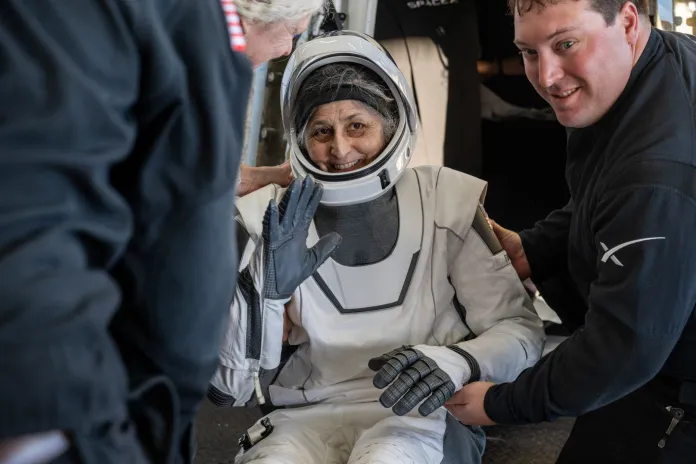 AFP__20250319__372Z2YF__v2__HighRes__NasaSSpacexCrew9Splashdown-scaled