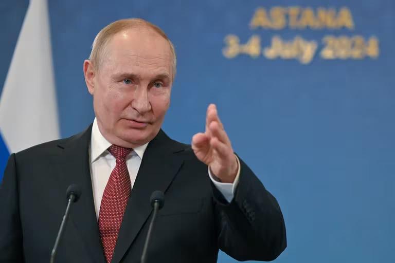 El-presidente-ruso-Vladimir-Putin-brindo-una-rueda-de-prensa-tras-la-cumbre-de-la-Organizacion-de-Cooperacion-de-Shanghai