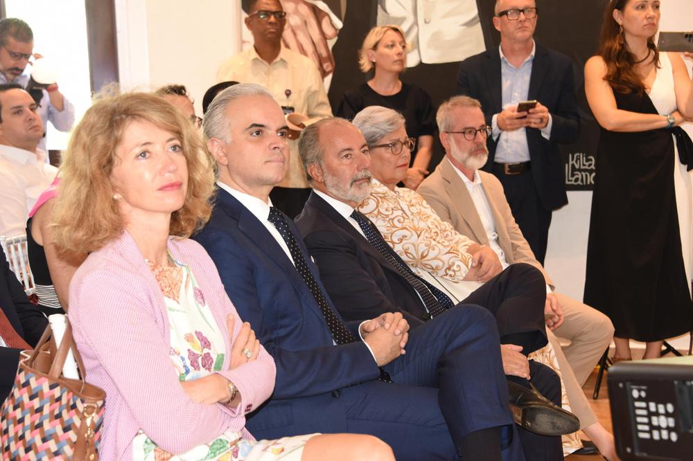 c64510077f963bf01fbd40fbf6ecf4c4_XL