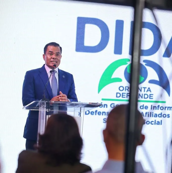 Elias-Baez-DIDA-693x694