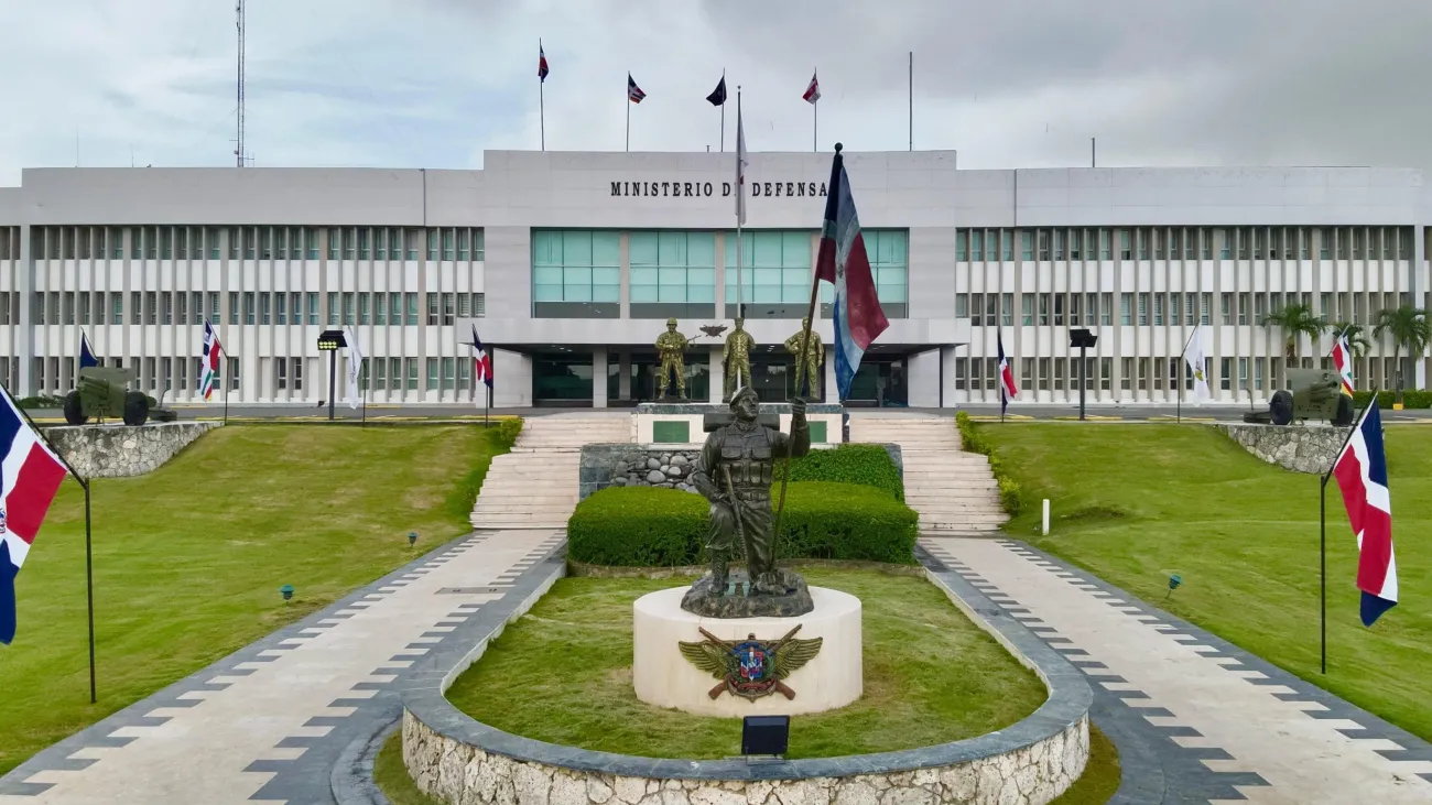 FF-AA-estan-atentas-y-vigilantes-para-impedir-bandas-delincuentes-haitianos-utilicen-RD-como-ruta-de-escape-scaled