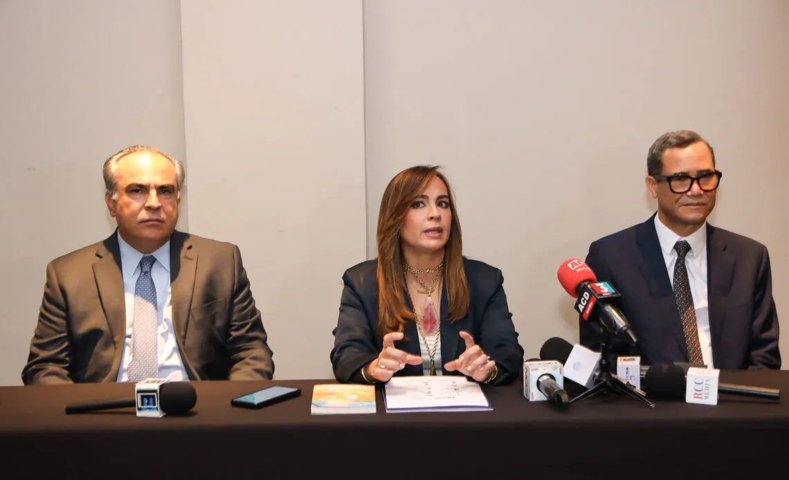 Foto-2-Celso-Marranzini-Laura-Pena-Izquierdo-y-Eddy-Olivares-1140x694