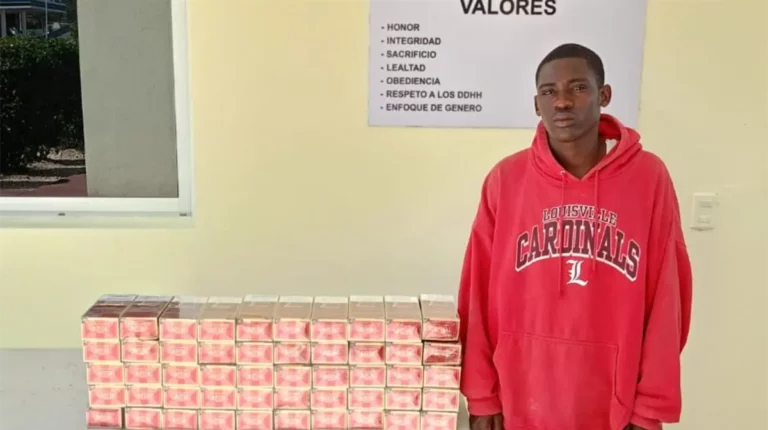 ejercito-detiene-hombre-con-10000-cigarrillos-ilegales-en-comendador-b8a38b3e-focus-0-0-1200-675-768x430