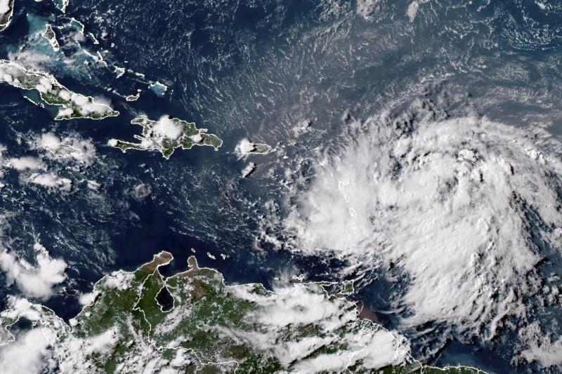 Tormenta-tropical-Ernesto-1