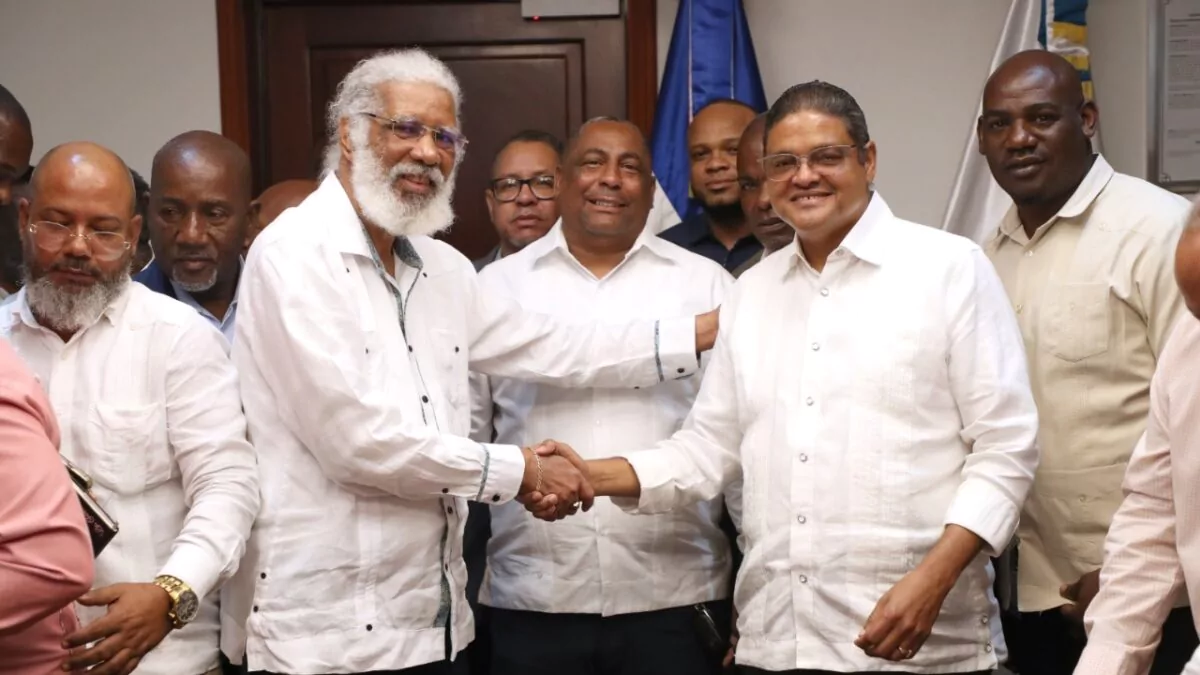 intrant-y-fenatrano-acuerdan-trabajar-para-mejorar-el-transporte-publico-20260903-172132-84Cj-1200x675