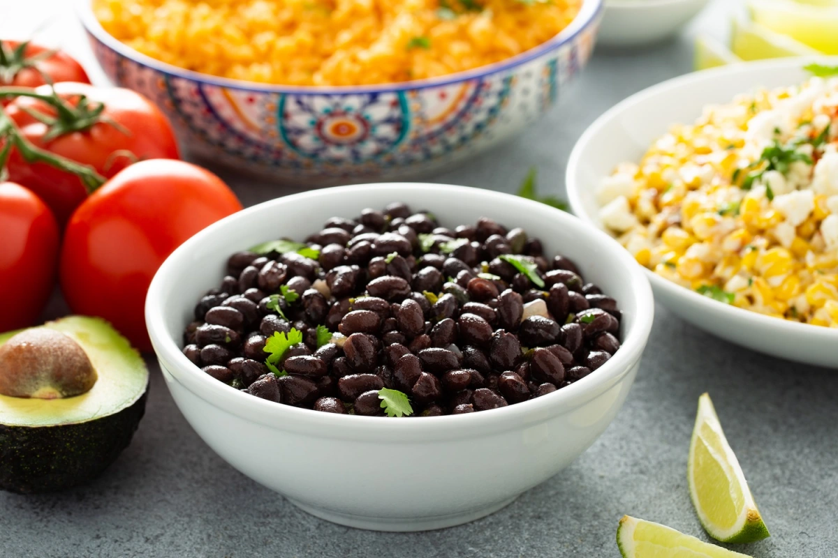 Frijoles-shutterstock_1734983543