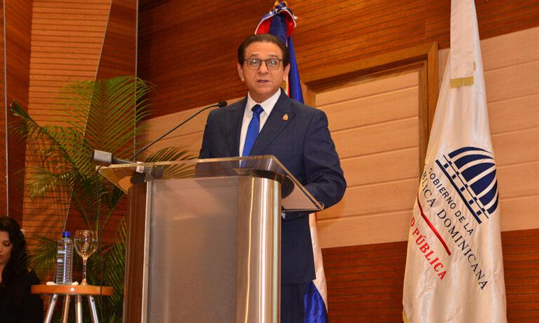 Salud-Pública-recibe-llamadas-constantes-de-Gobierno-EEUU-por-consecuencias-del-intrusismo-médico
