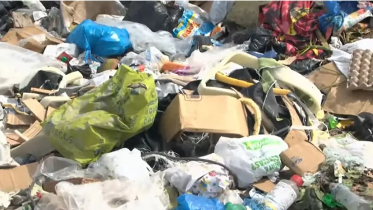 vertederos-improvisados-en-algunas-calles-de-los-alcarrizos-focus-0-0-1200-675