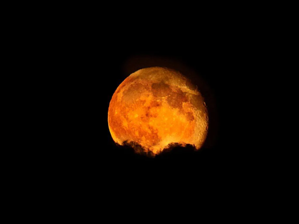 Eclipse-lunar-total-2-1024x768