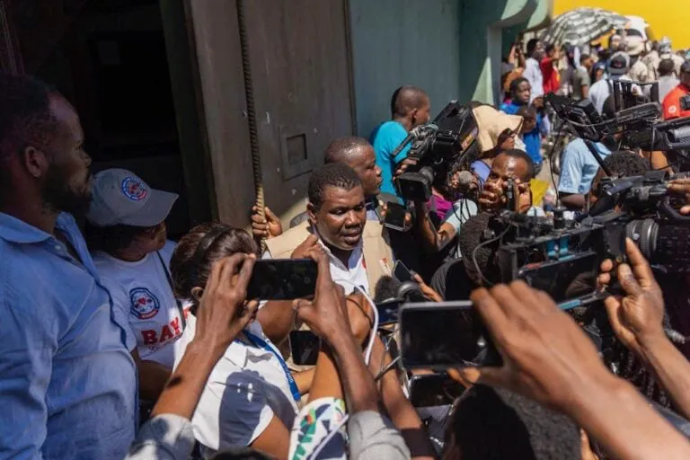 haiti-journalists-protest-colleague-kidnapped-gang-impunity-getty-768x512