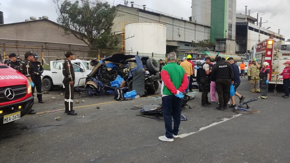 12-fallecidos-y-15-heridos-dejan-dos-accidentes-de-trafico