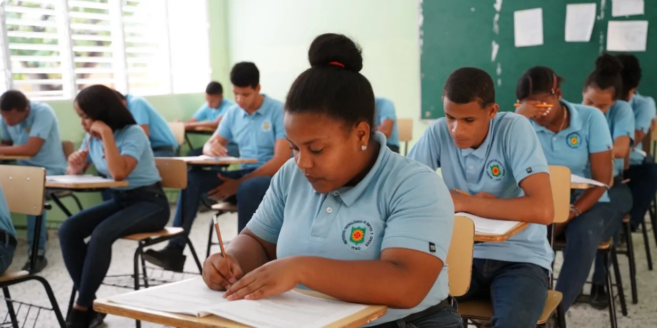 7f6920711c8efe83f85b96128c4c453a0fe91ae5vicepresidenta-raquel-pena-activa-primeras-41-rutas-del-transporte-estudiantil-para-santiagozip-1png