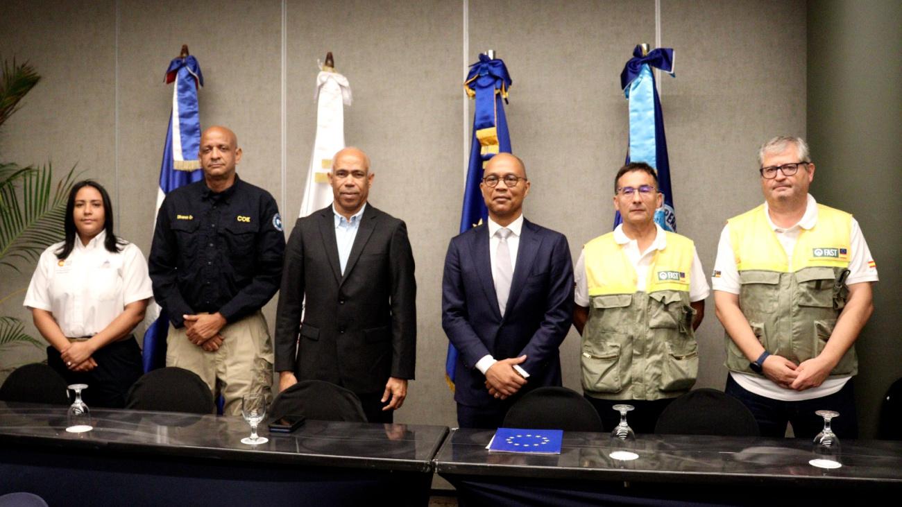 Foto 1. Ministerio de Medio Ambiente y Recursos Naturales (MMARN) desarrolla esta semana un taller de capacitación impartido por bomberos de España.