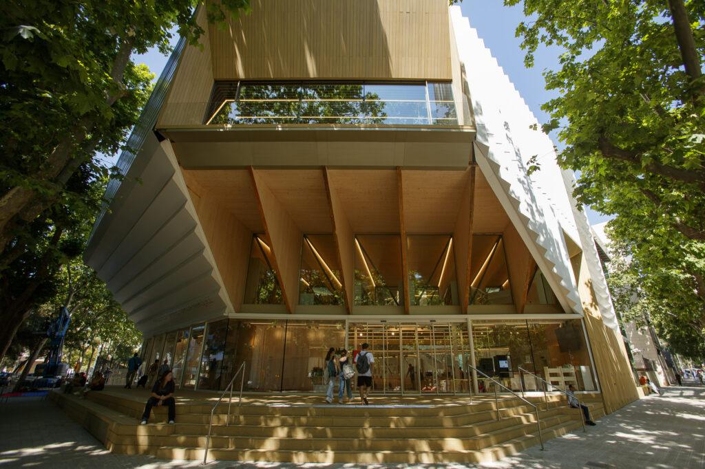 Asi-es-la-biblioteca-en-honor-a-Garcia-Marquez-que-podria-convertirse-en-la-mejor-del-mundo-1024x682