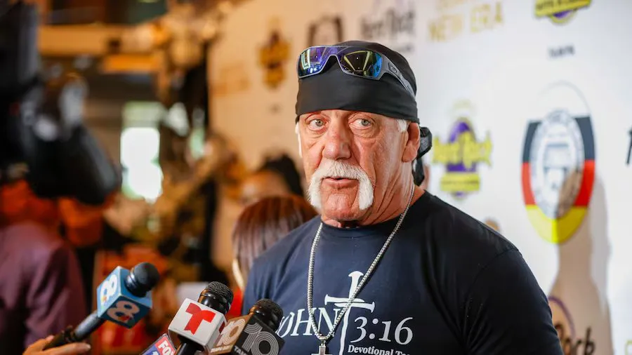 CT- HULK HOGAN